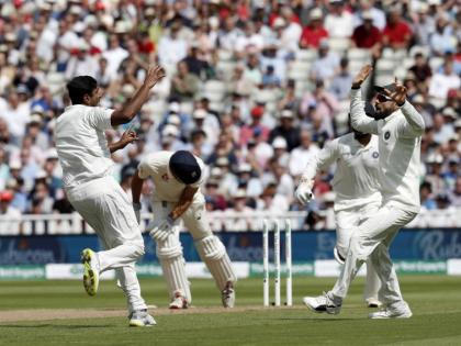 India vs England: Ravichandran Ashwin got wicket of Alastair Cook 9th time in test cricket | भारत vs इंग्लैंड: अश्विन ने कुक को दोनों पारियों में किया बोल्ड, 51 साल बाद बना ये कमाल का रिकॉर्ड