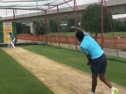 India vs South Africa: Ashwin Tries His Hand At Seam Bowling | दूसरे टेस्ट में तेज गेंदबाज बनकर खेलेंगे अश्विन? वायरल वीडियो से मचा तहलका