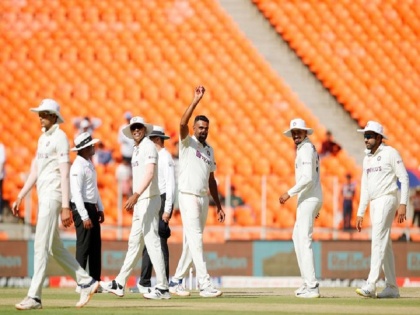 IND vs AUS Test: Australia's innings ended on 480 runs on the second day, India scored 40 runs without losing wickets | IND vs AUS Test: दूसरे दिन ऑस्ट्रेलिया की पारी 480 रनों पर हुई समाप्त, भारत ने बिना विकेट खोए बनाए 36 रन