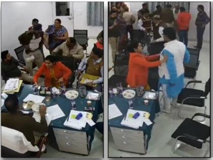 VIDEO: Policeman got angry after being threatened by a leader in the police station, tore his uniform and showed his 56 inch chest | VIDEO: थाने में नेता जी की धमकी पर पुलिसवाले का ठनका माथा, वर्दी फाड़कर दिखाया 56 इंची सीना VIDEO: Policeman got angry after being threatened by a leader in the police station, tore his uniform and showed his 56 inch chest | VIDEO: थाने में नेता जी की धमकी पर पुलिसवाले का ठनका माथा, वर्दी फाड़कर दिखाया 56 इंची सीना