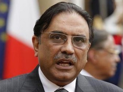 pakistan ex president asif ali zardari appeared before fia 35 billion money laundering | पाकिस्तान: 35 अरब के मनी लॉन्ड्रिंग मामले में FIA ने पूर्व राष्ट्रपति आसिफ अली जरदारी से की पूछताछ