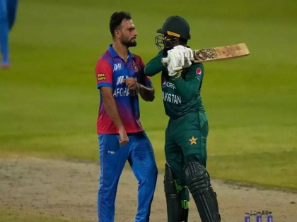 PAK vs AFG Asia Cup 2022 Pakistani cricketer Asif Ali and Afghan cricketer Fareed Ahmad have been punished | PAK vs AFG: मैदान पर भिड़ने वाले पाक खिलाड़ी आसिफ अली और अफगानिस्तान के फरीद अहमद पर हुई कार्रवाई, ICC ने दी ये कड़ी सजा