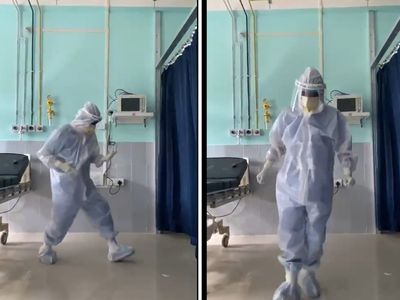 The doctor danced to the song 'Ghungroo' for the entertainment of the corona patients, so Hrithik Roshan said this by tweeting the viral video | डॉक्टर ने कोरोना मरीजों के मनोरंजन के लिए ‘घूंघरू’ गाने पर किया डांस, तो वायरल वीडियो को ट्वीट कर ऋतिक रोशन ये बोले
