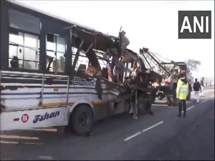 Horrific accident in Golaghat, Assam, 12 killed, 25 injured in truck-bus collision | असम के गोलाघाट में हुआ भीषण सड़क हादसा, ट्रक-बस की टक्कर में 12 की मौत, 25 घायल