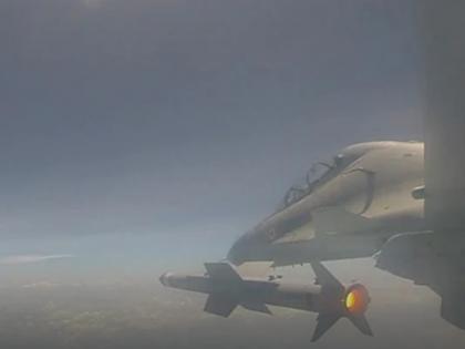 India increases its strength in sky, third test of 'Astra' missile successful done by IAF & DRDO | भारत ने आसमान में बढ़ाई अपनी ताकत, 'अस्त्र' मिसाइल का तीसरा परीक्षण सफल India increases its strength in sky, third test of 'Astra' missile successful done by IAF & DRDO | भारत ने आसमान में बढ़ाई अपनी ताकत, 'अस्त्र' मिसाइल का तीसरा परीक्षण सफल