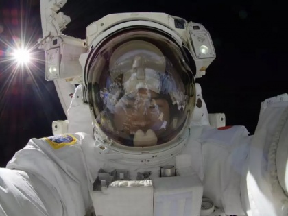 Two female astronauts are making history. How to watch NASA’s first all-female spacewalk | अमेरिकी अंतरिक्ष यात्री क्रिस्टीना कोच और जेसिका मीर ने एक साथ 'स्पेसवाक' कर रचा इतिहास