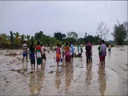 Flood situation worsens in Assam more than 1.91 lakh people affected in 17 districts water level rivers crossed danger mark | असम में बाढ़ से हालात बिगड़े, 17 जिलों में 1.91 लाख से ज्यादा लोग प्रभावित, कई नदियों का पानी खतरे के निशान से ऊपर पहुंचा