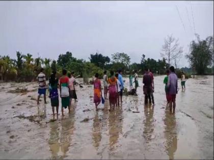 Flood situation worsens in Assam more than 1.91 lakh people affected in 17 districts water level rivers crossed danger mark | असम में बाढ़ से हालात बिगड़े, 17 जिलों में 1.91 लाख से ज्यादा लोग प्रभावित, कई नदियों का पानी खतरे के निशान से ऊपर पहुंचा