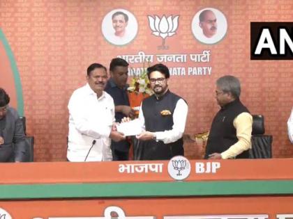 Karnataka Assembly Elections Senior JDS MLA AT Ramaswamy joins Bharatiya Janata Party Union minister Anurag Thakur Arkalgud see video | कर्नाटक विधानसभा चुनावः जेडीएस को झटका, वरिष्ठ विधायक रामास्वामी बीजेपी में शामिल, अर्कलगुड से लड़ेंगे चुनाव!
