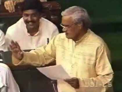 Atal Bihari Vajpayee Death: when former prime minister atal bihari vajpayee lost no confidence motion | ... जब एक वोट से गिर गई थी वाजपेयी सरकार, मायावती बनी थीं गेम चेंजर