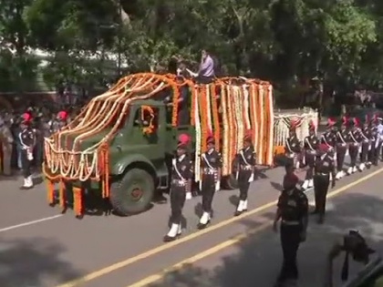 Atal Bihari Bajpayee's last rites: gun carriage will go to the funeral of former PM's body, know its history | अटल बिहारी बाजपेयी अंतिम विदाईः इस गाड़ी से अंतिम संस्‍कार के लिए जाएगा अटल जी का शव, जानिए इसका इतिहास