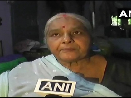 atrl bihari Vajpayee's niece karuna shukla ask resignation to minister who laughed at tribute meeting | वाजपेयी की भतीजी ने श्रद्धांजलि सभा हंसते हुए मंत्रियों से की इस्तीफे की मांग