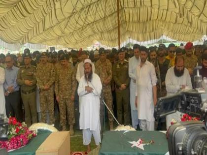 India releases names of Pak Army personnel, cops who attended terrorists' funeral | भारत ने आतंकवादियों के अंतिम संस्कार में शामिल होने वाले पाक सैन्यकर्मियों और पुलिसकर्मियों के नाम जारी किए India releases names of Pak Army personnel, cops who attended terrorists' funeral | भारत ने आतंकवादियों के अंतिम संस्कार में शामिल होने वाले पाक सैन्यकर्मियों और पुलिसकर्मियों के नाम जारी किए