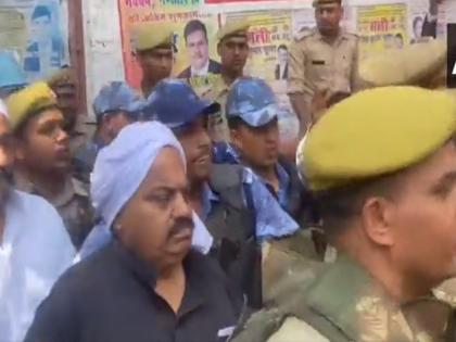 Umesh Pal murder case 14-day judicial custody of Atiq Ahmed and his brother Ashraf approved | उमेश पाल हत्याकांड: अदालत ने अतीक अहमद और उसके भाई अशरफ को 14 दिन की न्यायिक हिरासत में भेजा