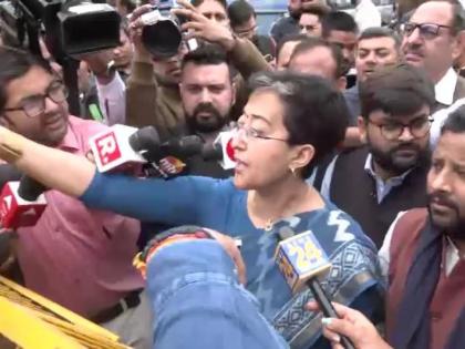 Delhi Vidhan Sabha LIVE bjp vs aap BJP government comes Delhi dictatorship start Atishi said MLAs stopped entering assembly premises watch video | Delhi Vidhan Sabha: दिल्ली में BJP सरकार आते ही खुलेआम तानाशाही शुरू?, आतिशी ने कहा- विधायकों को विधानसभा परिसर में जाने से रोका, देखें वीडियो