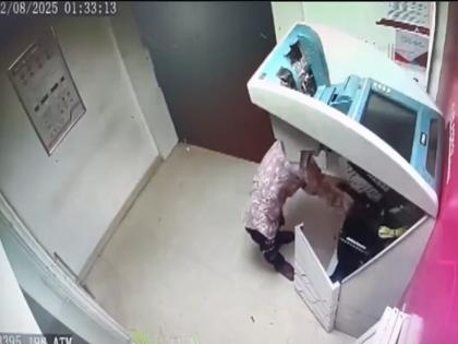 Man manages to open ATM for theft, caught in the act in Karnataka | VIDEO: कर्नाटक में चोर ने चोरी करने के लिए खोल दी थी पूरी ATM मशीन, इसी दौरान आ गई पुलिस, रंगे हाथों पकड़ा गया