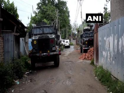 Jammu Kashmir Encounter between security forces and terrorists in pulwama | जम्मू कश्मीर में सुरक्षाबलों के साथ मुठभेड़ में तीन आतंकवादी ढेर, एक जवान भी शहीद