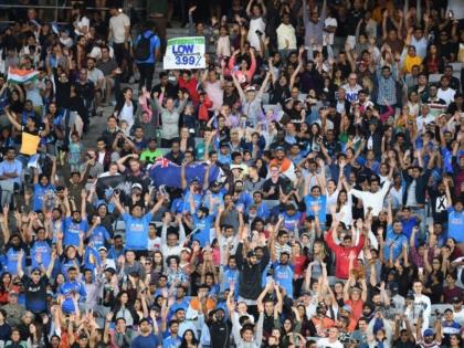 ऑकलैंड में भारतीय फैंस की मौजदूगी ने स्टेडियम को भारत जैसा बना दिया (Twitter)