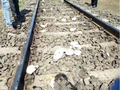 Aurangabad Train Accident: The survivors of the accident said - We had given voice, but it was late by then | औरंगाबाद ट्रेन दुर्घटना: जीवित बचे श्रमिकों ने कहा- आवाज दी थी, लेकिन तब तक देर हो गई थी...