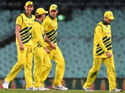 Aus vs NZ: australia beat new zealand by 71 runs in 1st odi | Aus vs NZ: खाली स्टेडियम में मिशेल मार्श और पैट कमिंस के आगे पस्त हुई न्यूजीलैंड की टीम, ऑस्ट्रेलिया ने दर्ज की बड़ी जीत