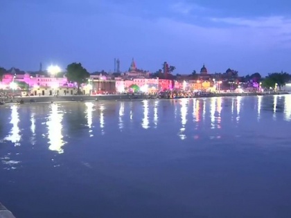 Ayodhya shines with colorful lights before Ram temple land worship | राम मंदिर भूमि पूजन से पहले रंग बिरंगी रोशनी से जगमगा उठा अयोध्या, देखें तस्वीर