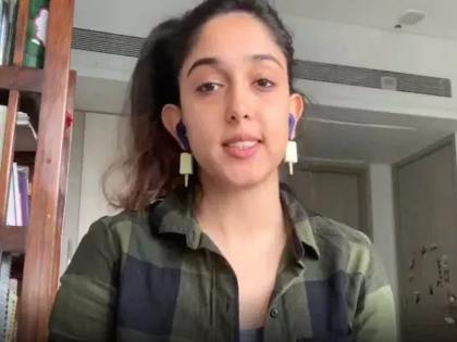 Aamir Khan daughter Ayra said At the time of puberty mother gave adult education book | प्यूबर्टी के समय मां ने सेक्स-एजुकेशन की किताब दी थी, बोलीं आमिर खान की बेटी आयरा