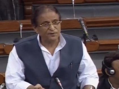 Triple Talaq debate: A ruckus from Azam Khan's comments on the women's speaker left the House! | तीन तलाकः महिला स्पीकर पर आजम खान की टिप्पणी से मचा हंगामा, सदन छोड़कर बाहर गए! Triple Talaq debate: A ruckus from Azam Khan's comments on the women's speaker left the House! | तीन तलाकः महिला स्पीकर पर आजम खान की टिप्पणी से मचा हंगामा, सदन छोड़कर बाहर गए!