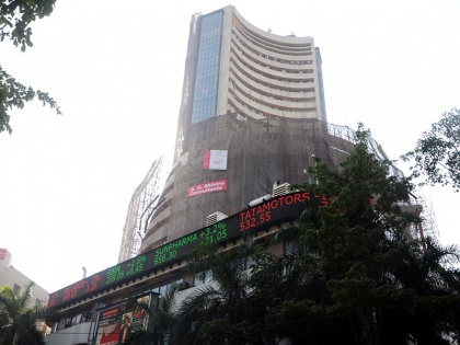 Sensex closes 113 points in red | शेयर बाजारों में गिरावट, सेंसेक्स 113 अंक नीचे