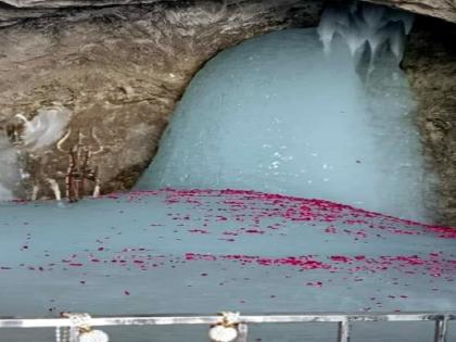 Amarnath Yatra 2022 year see first picture of Baba Amarnath, journey to start from June 30 | अमरनाथ गुफा से सामने आई बाबा बर्फानी की इस साल की पहली तस्वीर, 20 फुट से ऊंचा हिमलिंग, 30 जून से यात्रा होनी है शुरू Amarnath Yatra 2022 year see first picture of Baba Amarnath, journey to start from June 30 | अमरनाथ गुफा से सामने आई बाबा बर्फानी की इस साल की पहली तस्वीर, 20 फुट से ऊंचा हिमलिंग, 30 जून से यात्रा होनी है शुरू