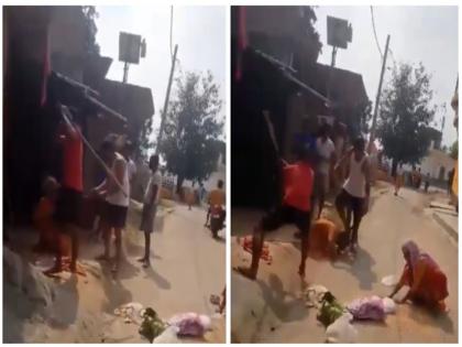 Video: Tantrik brutally beaten up in Mohanlalganj, UP, accused of allegedly molesting 11-year-old girl | वीडियो: यूपी के मोहनलालगंज में तांत्रिक की बेरहमी से पिटाई, 11 साल की बच्ची से कथित तौर पर छेड़छाड़ करने का आरोप