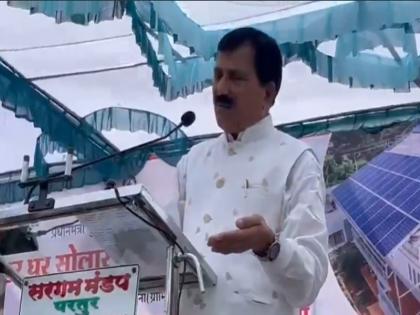 ‘You people have clothes, shoes and mobiles because of us’; Controversy over statement of Maharashtra BJP MLA | VIDEO | ‘हमारी वजह से आप लोगों के पास कपड़े, जूते और मोबाइल हैं’, महाराष्ट्र के बीजेपी विधायक के बयान पर विवाद | VIDEO