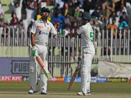 Pakistan vs England, 1st Test Babar ton continues Pakistan's strong reply | पाकिस्तान-इंग्लैंड टेस्ट: बाबर आजम ने लगाया टेस्ट करियर का आठवां शतक, मजबूत स्थिति में पाकिस्तान