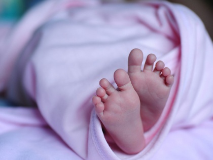 uttar pradesh gorakhpur baby name lock down baby girl name corona | Uttar Pradesh Ki Khabar: COVID-19 संकट बीच यूपी में पैदा हुए बच्चे का नाम ''लॉक डाउन'', बच्ची का नाम ''कोरोना'' रखा गया