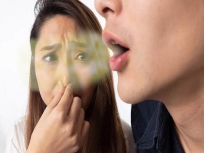 How to get rid of bad breath: 3 causes of bad breath, 5 best home remedies for bad breath in Hindi | इन 3 वजहों से आती है मुंह से बदबू, रोजाना करें ये 4 आसान काम, मुंह की बदबू होगी दूर, दांत-मसूड़े बनेंगे मजबूत How to get rid of bad breath: 3 causes of bad breath, 5 best home remedies for bad breath in Hindi | इन 3 वजहों से आती है मुंह से बदबू, रोजाना करें ये 4 आसान काम, मुंह की बदबू होगी दूर, दांत-मसूड़े बनेंगे मजबूत