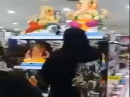 video: Burqa-clad woman slams Ganpati idols on floor in Bahrain supermarket | Video: दुकान में घुसकर बुर्के वाली महिला ने तोड़ी भगवान गणेश की मूर्तियां, वीडियो सामने आने के बाद मामला दर्ज video: Burqa-clad woman slams Ganpati idols on floor in Bahrain supermarket | Video: दुकान में घुसकर बुर्के वाली महिला ने तोड़ी भगवान गणेश की मूर्तियां, वीडियो सामने आने के बाद मामला दर्ज