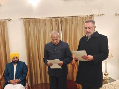 AAP MLA Dr Balbir Singh sworn Punjab Cabinet Minister Minister Fauja Singh Sarari resigns AAP  | पंजाब मंत्रिमंडलः सरारी का इस्तीफा, बलबीर सिंह नए कैबिनेट मंत्री के तौर पर शपथ ली, जानें पूरा मामला