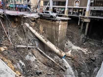 watch Bangkok And suddenly road appeared underground surprised see video | और देखते ही देखते जमीन में सड़क?, वीडियो देख होंगे हैरान watch Bangkok And suddenly road appeared underground surprised see video | और देखते ही देखते जमीन में सड़क?, वीडियो देख होंगे हैरान