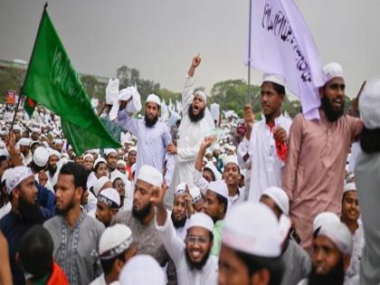 Bangladesh Islamists demand a ban on ISKCON, call it extremist Hindutva outfit | बांग्लादेश के इस्लामवादियों ने इस्कॉन पर बैन लगाने की मांग की, बताया इसे चरमपंथी हिंदुत्व संगठन