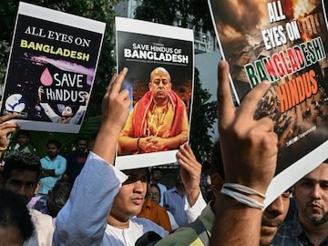 Bangladesh-Pakistan Anti-Hindu Violence 2200 cases in Bangladesh 112 in Pakistan Global Watch Struggle For Truth Hindus and minorities | Bangladesh-Pakistan Anti-Hindu Violence: हिंदुओं और अल्पसंख्यकों के खिलाफ हिंसा?, बांग्लादेश में 2,200 और पाकिस्तान में 112 केस