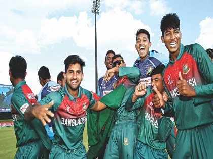 ICC U19 World Cup: Bangladesh players dance after historic Semi final win against New Zealand | U-19 वर्ल्ड कप: सेमीफाइनल में ऐतिहासिक जीत के बाद मैदान में जमकर थिरके बांग्लादेशी खिलाड़ी, डांस का वीडियो हुआ वायरल