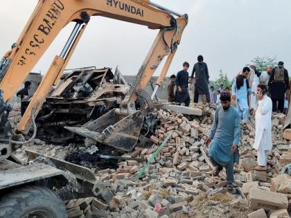 Pakistan: बन्नू चेकपॉइंट पर आत्मघाती हमले में 15 पुलिसकर्मी मारे गए, 3 घायल, तस्वीरें सामने आईं