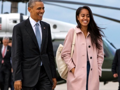 Barack Obama Says Daughter Malia’s Boyfriend Quarantined at Their House: ‘I Didn’t Want to Like Him’ | बराक ओबामा ने बेटी मालिया के बॉयफ्रेंड को रखा था अपने घर, कहा- 'मैं उसे पसंद नहीं करना...'