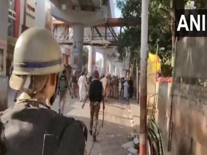 Police Lathi Charge Protesters Carrying 'I Love Muhammad' Posters In UP's Bareilly | VIDEO: यूपी के बरेली में 'आई लव मुहम्मद' पोस्टर लेकर प्रदर्शन कर रहे ने किया पथराव, पुलिस ने किया लाठीचार्ज