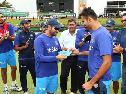 Barinder Sran retires international and domestic cricket ms Dhoni gave debut cap played 6 ODIs 7 wickets 2 T20s 6 wickets said goodbye | Barinder Sran Announced Retirement: धोनी ने दिया था डेब्यू कैप!, 6 वनडे और 2 टी20 खेला, 13 विकेट निकाले, बरिंदर सरन से क्रिकेट को कहा अलविदा