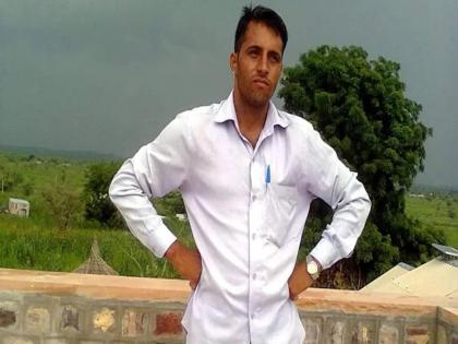 news rajasthan RTI activist legs broken and pierced for complaining against illegal liquor sale case registered | राजस्थान: शराब माफियाओं ने RTI कार्यकर्ता के पहले तोड़े पैर फिर कीलें ठोक जान लेने का किया प्रयास, मामला दर्ज news rajasthan RTI activist legs broken and pierced for complaining against illegal liquor sale case registered | राजस्थान: शराब माफियाओं ने RTI कार्यकर्ता के पहले तोड़े पैर फिर कीलें ठोक जान लेने का किया प्रयास, मामला दर्ज