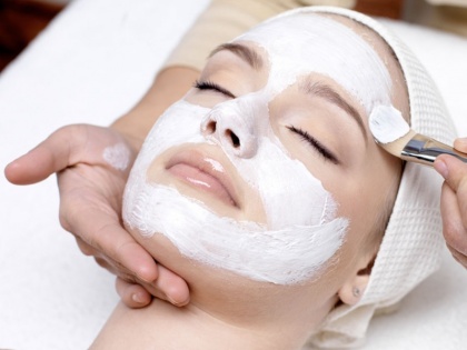 Beauty Tips: 10 things you should apply on your face before sleeping to get a flawless skin | ब्यूटी टिप्स: बेदाग खूबसूरती के लिए सोने से पहले चेहरे पर लगाएं 10 में से कोई एक चीज
