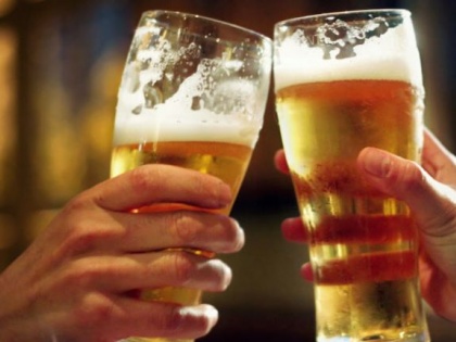 Lockdown extension man arrested for selling beer at dispensary in Nagpur, seized 80 bottles | Lockdown extension: नागपुर में दवाखाना में बीयर बेचने के आरोप में व्यक्ति गिरफ्तार, 80 बोतलें जब्त