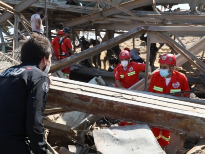 Beirut blast: 157 people lost their lives, rescuers getting dead bodies from the wreckage | Beirut blast: 157 लोगों की जान चली गई, बचावकर्ताओं को मलबे से मिल रहे शव, फ्रांस के राष्ट्रपति मैक्रों ने किया घटनास्थल का दौरा
