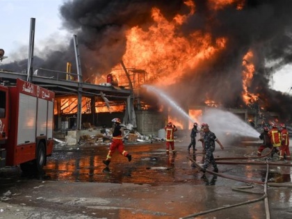 Beirut fire Large blaze erupts in port area, month after explosion | Beirut fire:बेरूत बंदरगाह पर गोदाम में लगी भीषण आग, लोगों में दहशत, एक माह पहले ही 200 लोग मारे गए थे