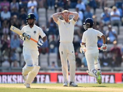 video when Ben Stokes punches Adil Rashid by mistake during India vs England 4th Test | Ind Vs Eng: बेन स्टोक्स ने जब चौथे टेस्ट में आदिल राशिद के चेहरे पर मार दिया मुक्का, देखें वीडियो